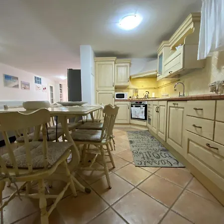 Casa Lina أولبيا